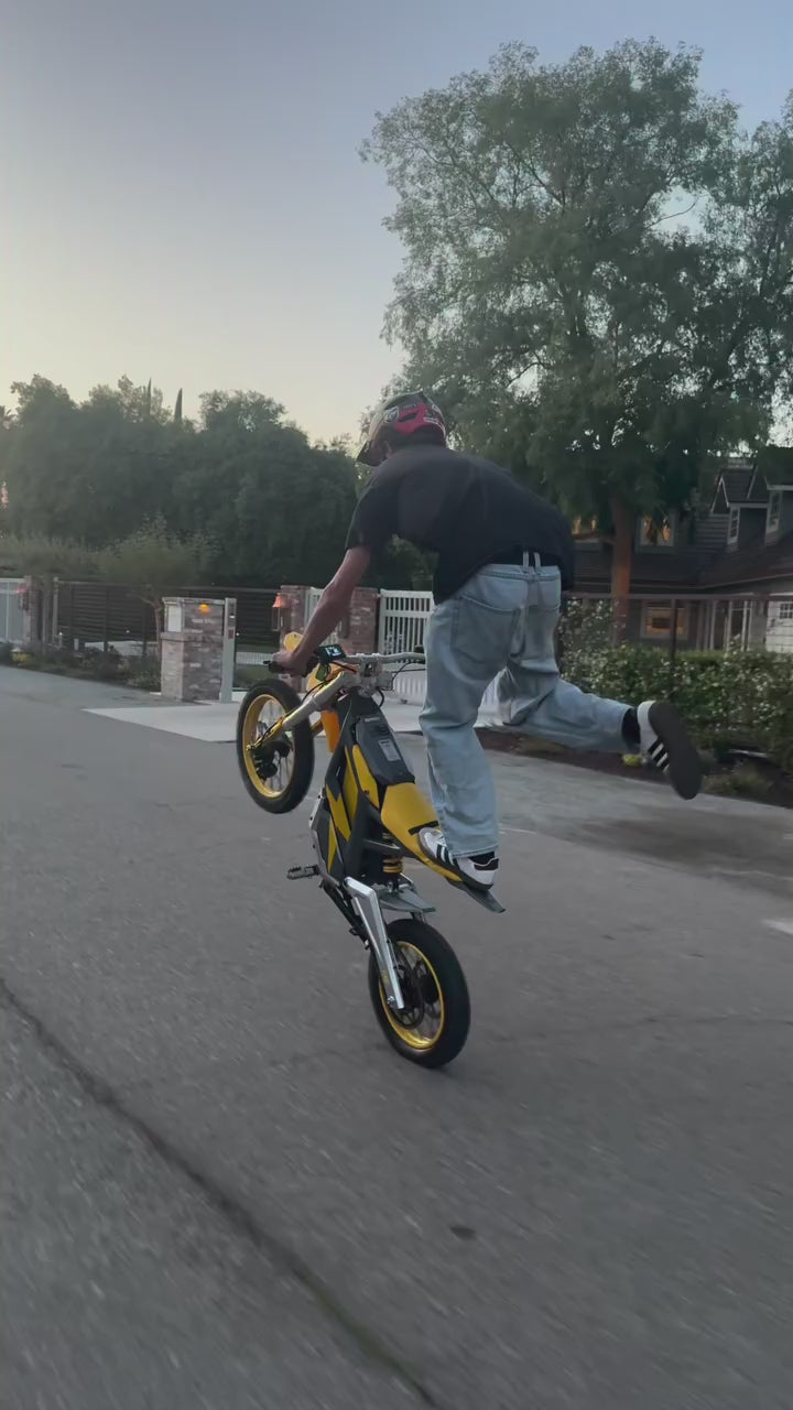 Street stunt performance by dawson_2steezy on the Nexvey Flash Yellow Edition electric bike.